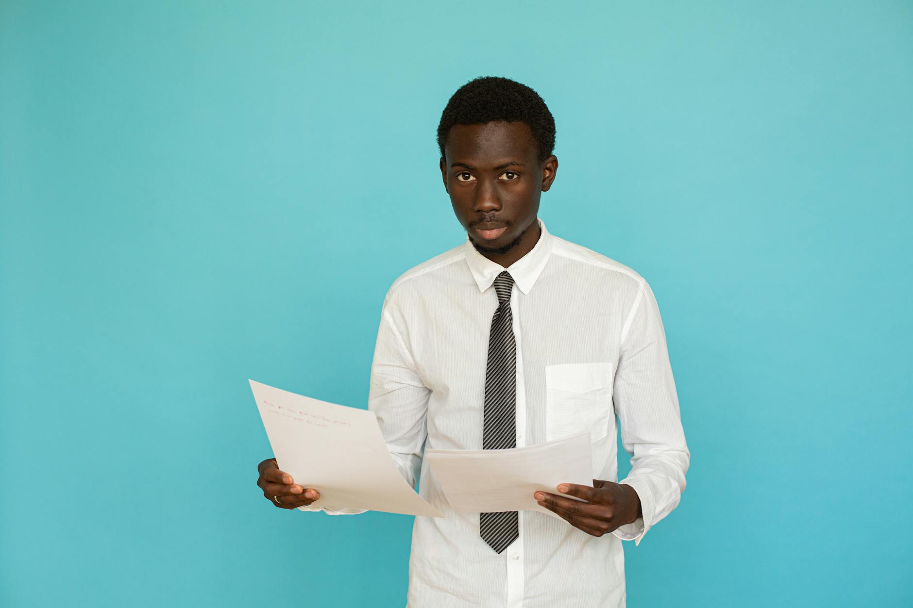 What Determines the Lowest Weight Threshold for Holo Pokemon Packs?