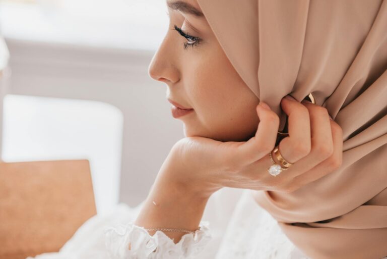 Red Cheeks and Yellow Cheeks Pikachu Cards - What is the Difference in Value? - Featured image