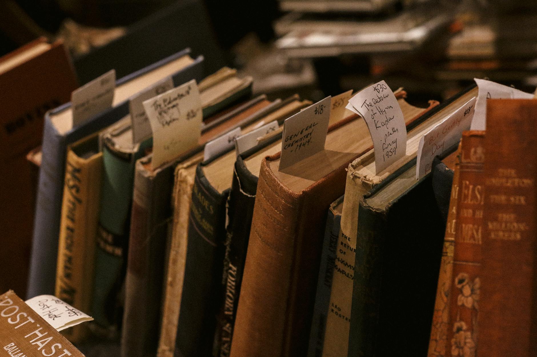 Collectors Say Knowledgeable Buyers Still Have an Advantage - Featured image