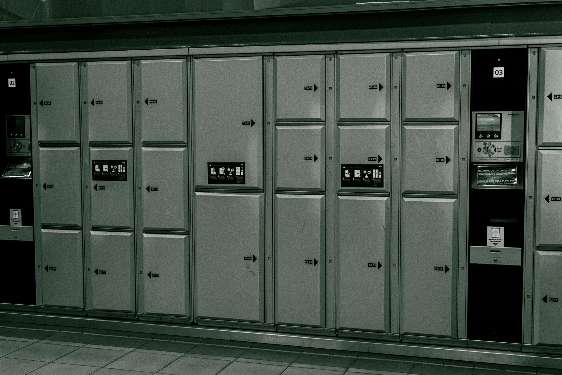 Liquidity, Storage Complexity, and Accessibility Differences