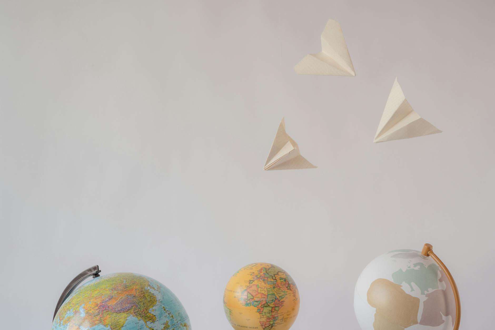 Real-World Examples of Divergent Investment Outcomes