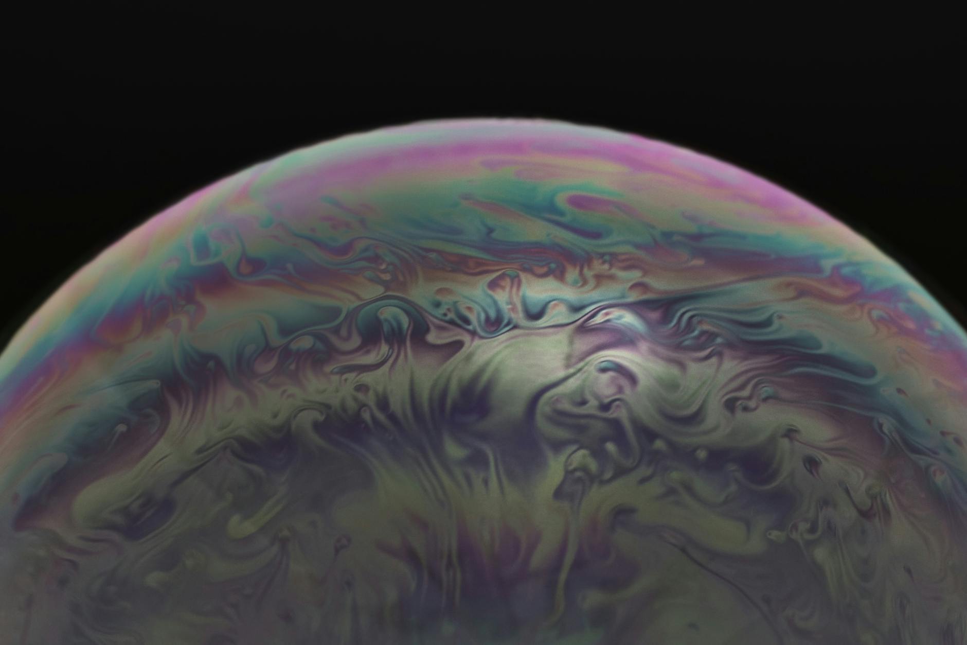 The Bubble Question and Risk Management