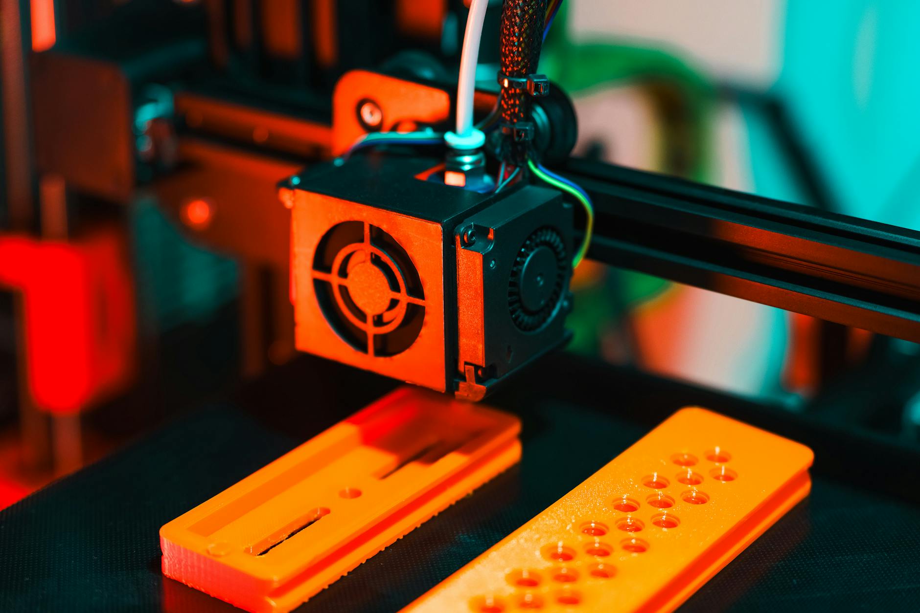 What Makes a Print Forgotten Instead of Famous?