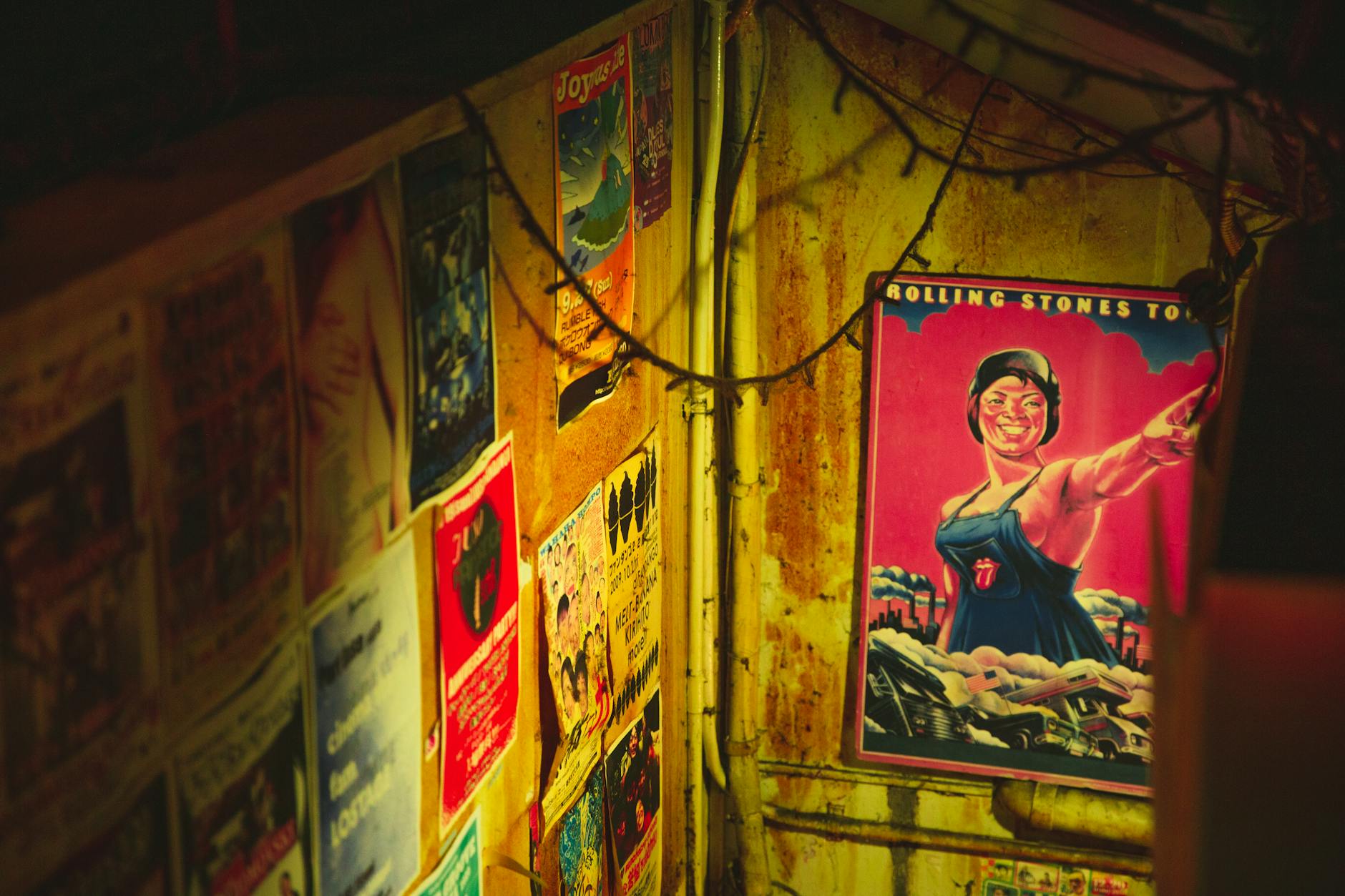 Why Do Underground Vintage Cards Often Outperform Famous Ones?