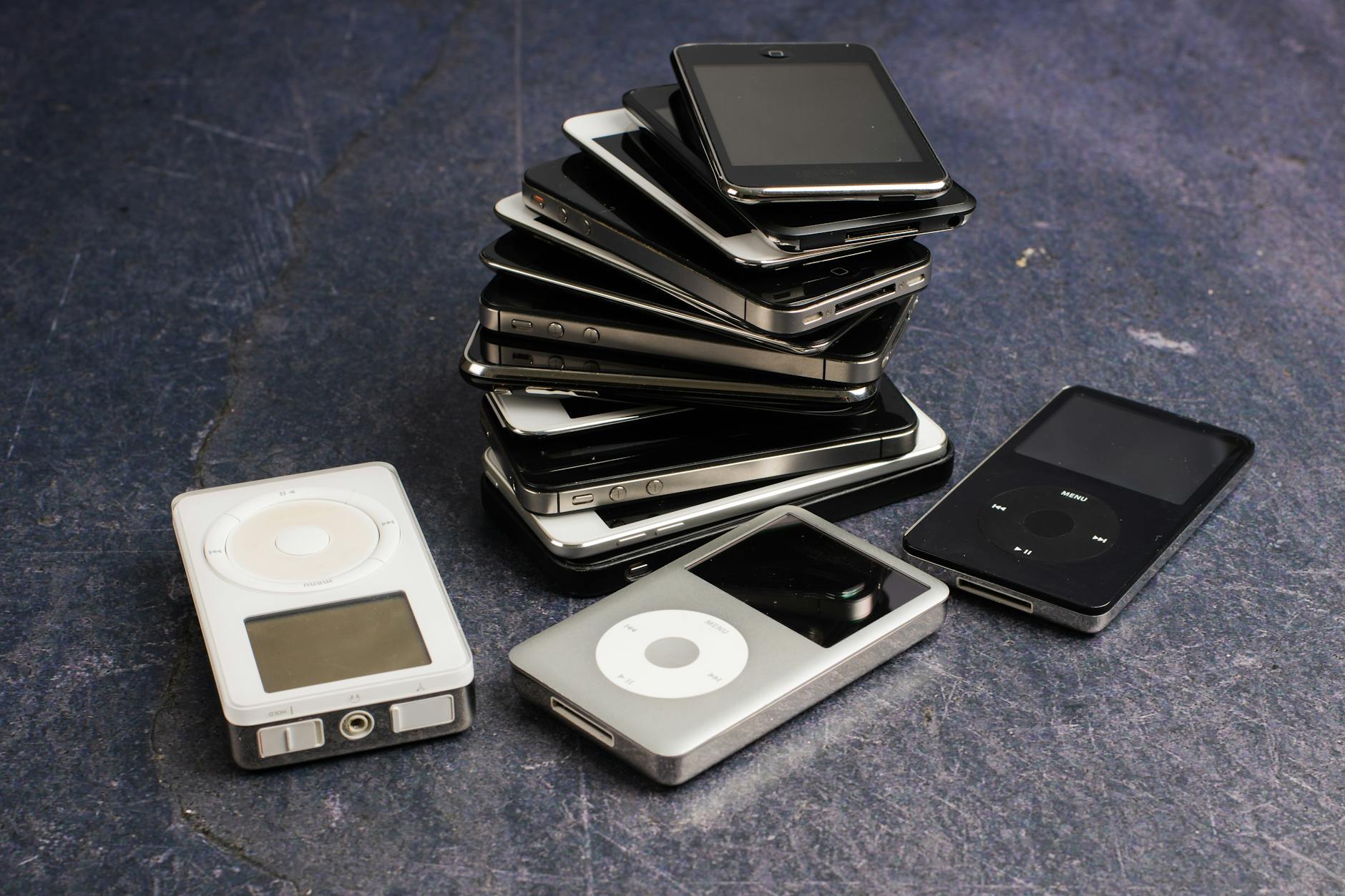 Generational Collecting—Why Digital Natives Seek Physical Treasures