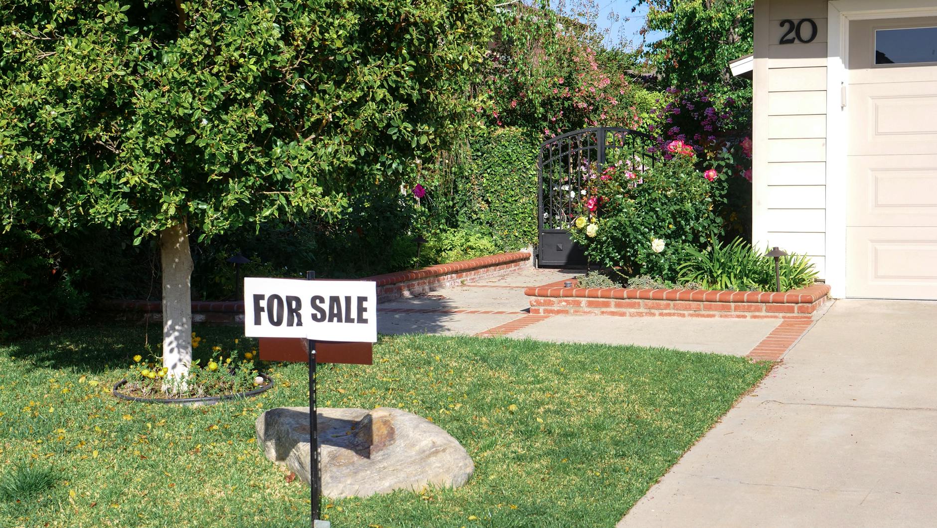 Pricing at Estate Sales Versus Market Value