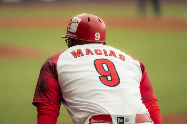 What Baseball Players Collecting Pokémon Cards Says About the Hobby - Featured image