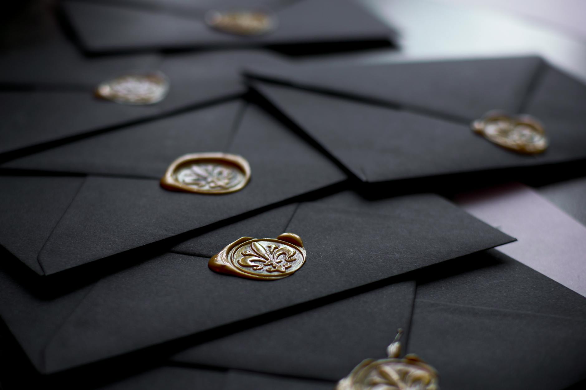 What Makes Sealed Base Set Packs So Difficult to Authenticate? - Featured image