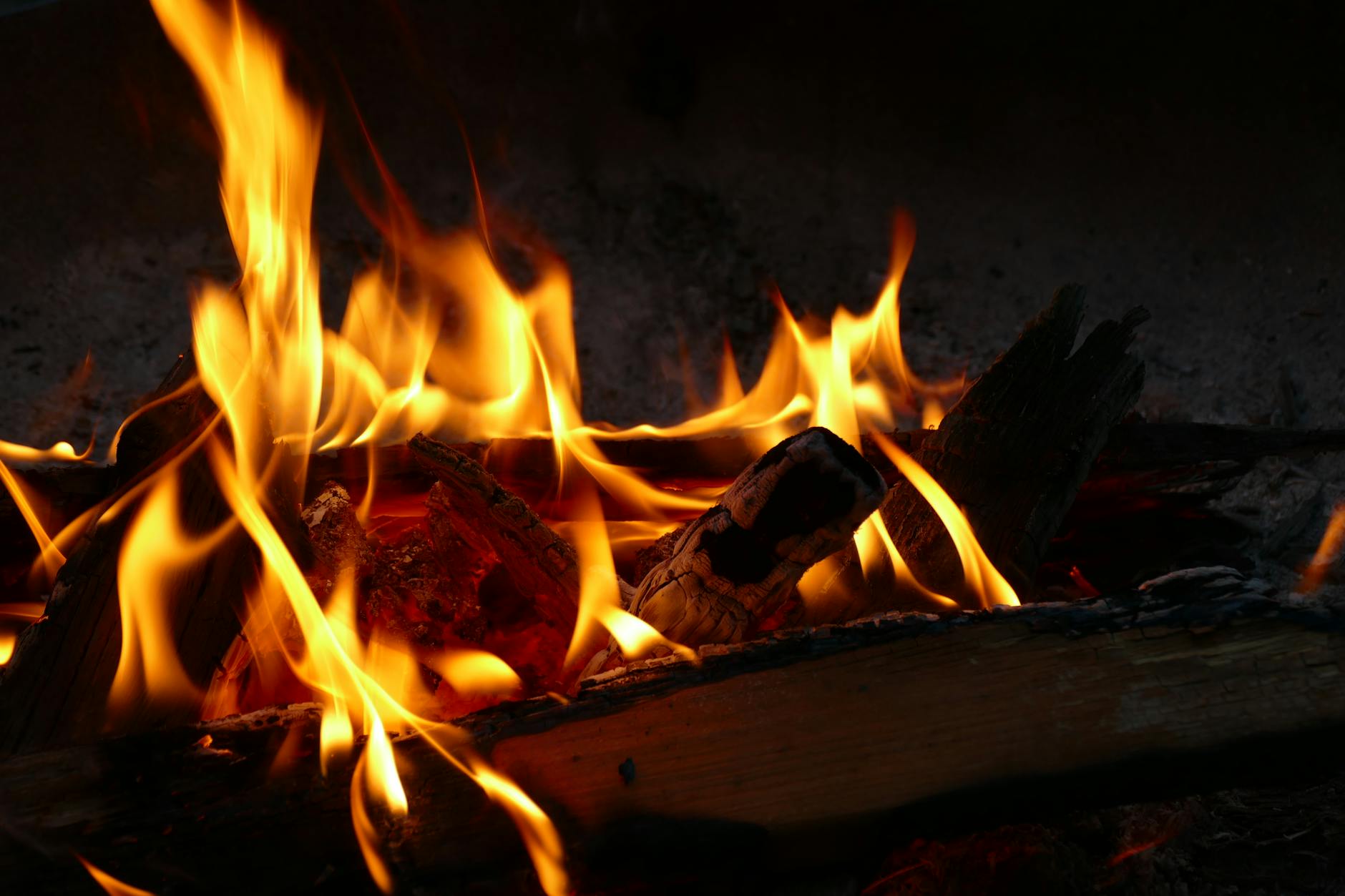 Why Base Set Fire Energy Cards Still Look Affordable Since 2024 - Featured image